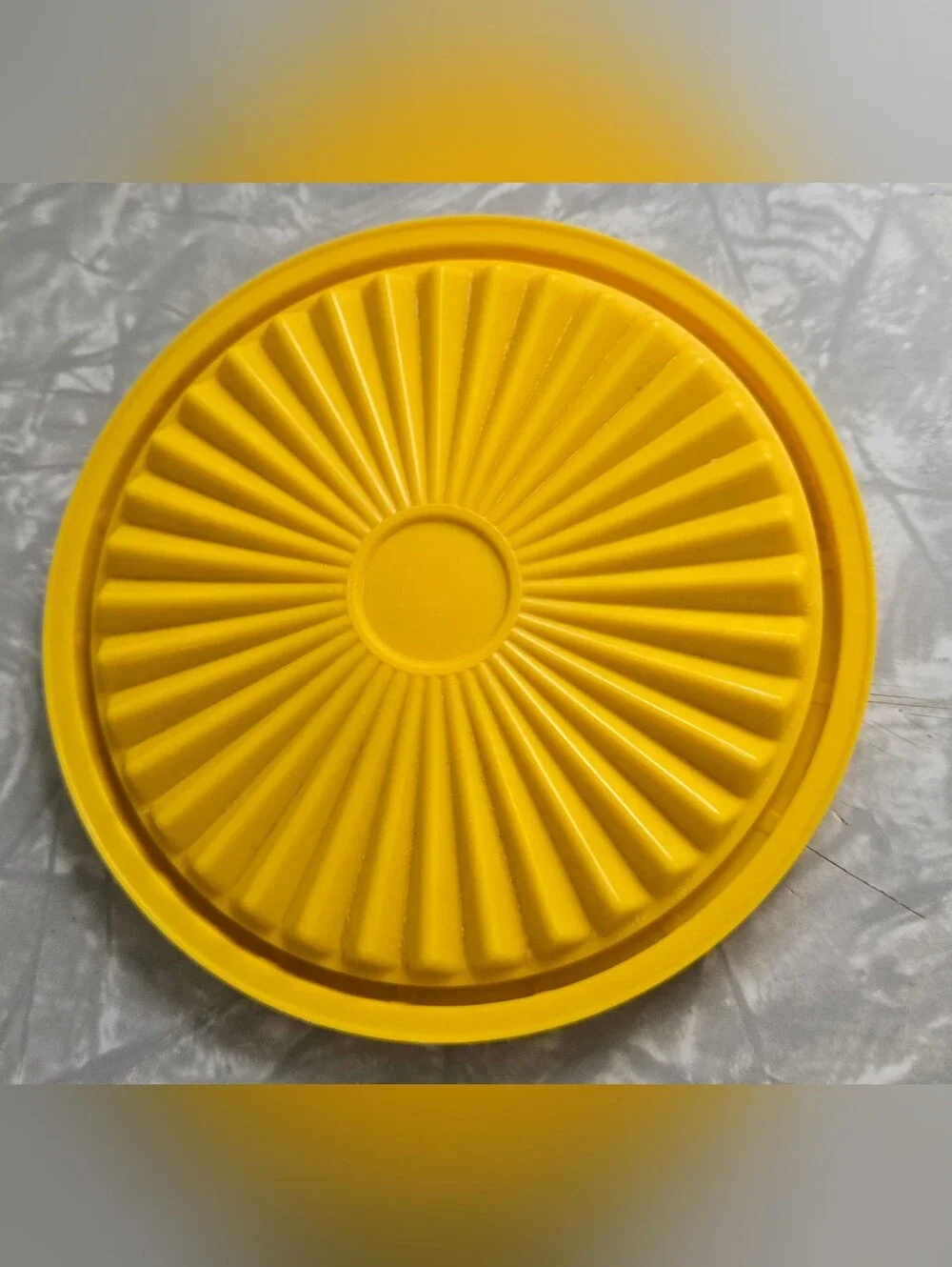 Vintage Tupperware Servalier Bowls Yellow Set Of 2 1323-8